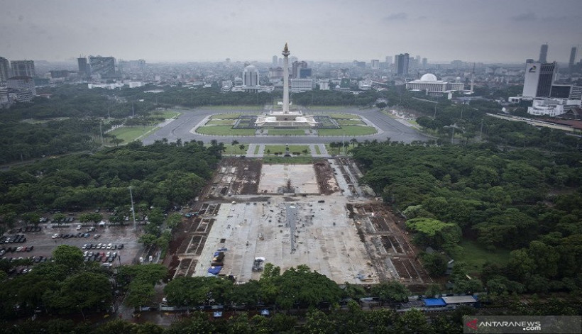 Pemprov DKI Jakarta melakukan revitalisasi kawasan Monas dengan menebang 150 pohon. Foto: Antara 